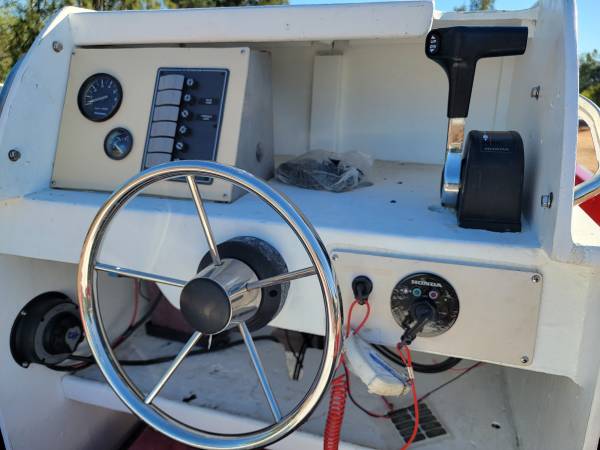 Boston Whaler Montauk 17′