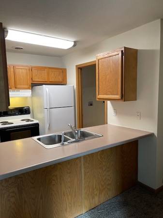 We think you will look SO good in this spacious 1 bdrm home at WCIN!