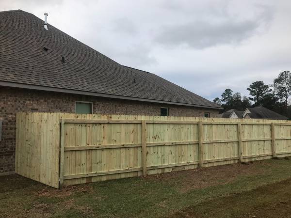 PROFESSIONAL FENCE INSTALLATION!