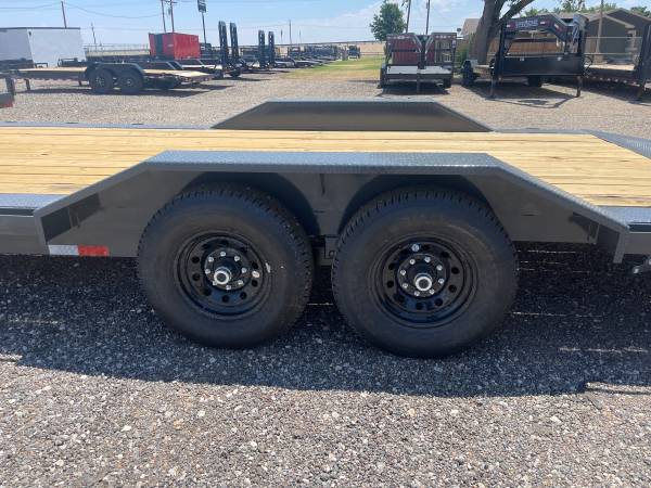 New LAMAR 102X22 Heavy Duty 14K Equipment Hauler – Drive Over Fenders