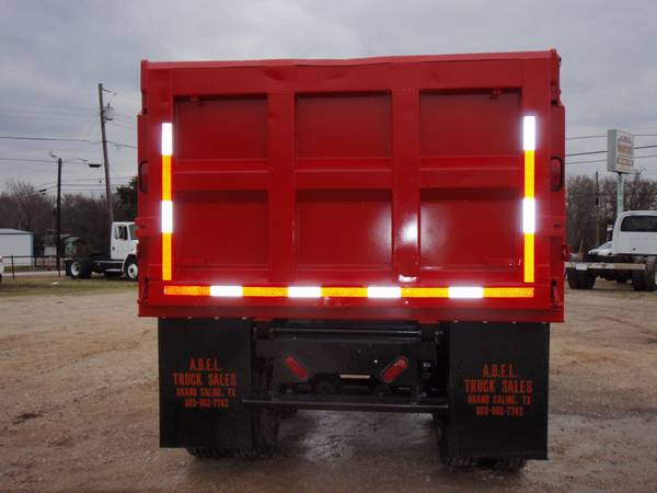 1985 Half Round Clements Pup Trailer