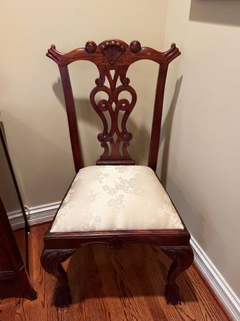 Mahogany Accent / Side / Desk Chair Fine Quality Like New