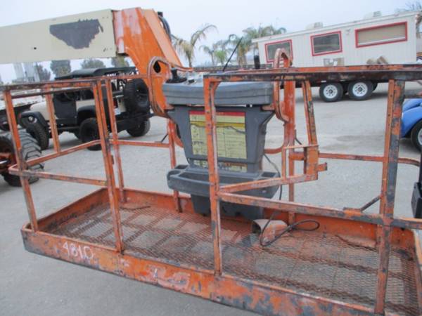 Aerial Boom Lift 2000 JLG 800A 4×4 80′ Platform Dual Fuel Manlift Tele