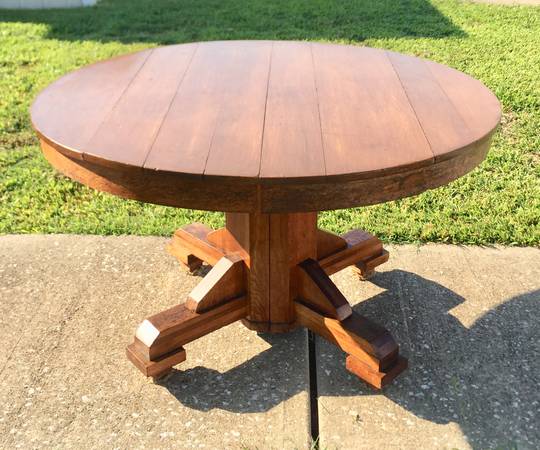 (REDUCED AGAIN ) ANTIQUE OAK DINING TABLE