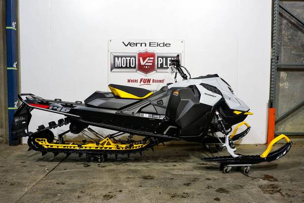 2023 Ski-Doo Summit SP 850 146 ES REDUCED