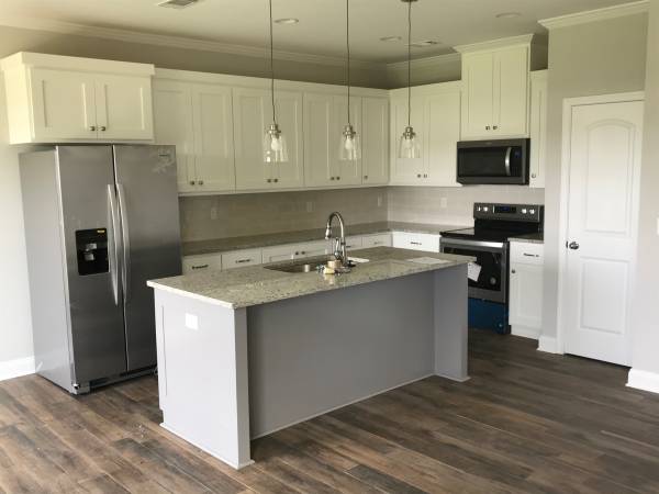 Four bedroom Fall Rental Minutes to UA Campus