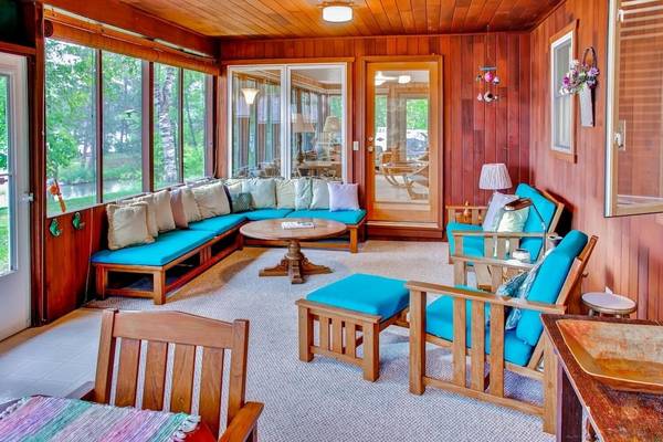 PREPOSSESING! BRAINERD LAKESIDE ESCAPE HOME