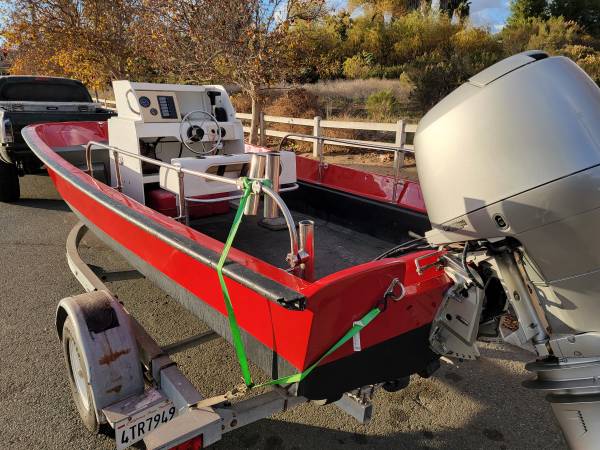 Boston Whaler Montauk 17′