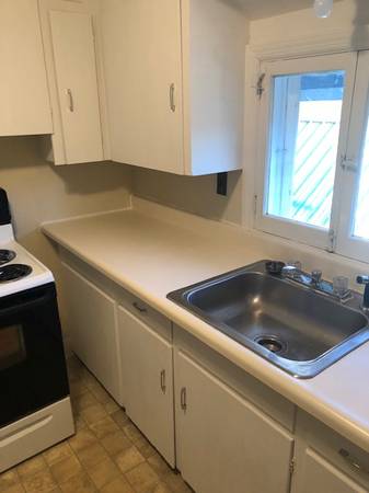 Clean one bedroom in Sidney, NY.