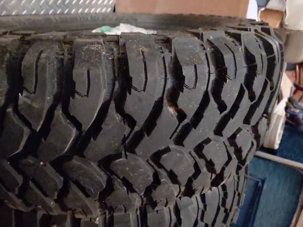 FOUR ALMOST NEW TIRES M/T 305/70R/16LT