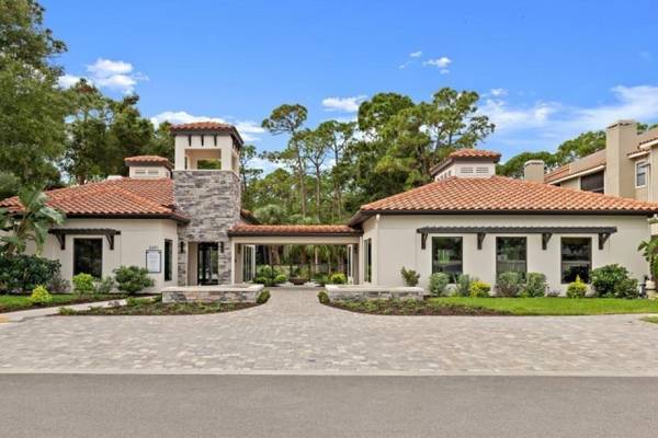 Oversized sun deck, Wood Burning Fire Pit w/Gathering Area, Pantry