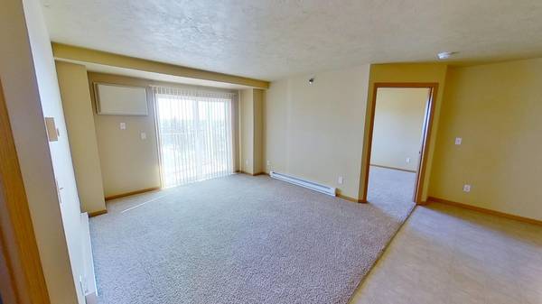 Carpeting/Vinyl, Air Conditioning, Fitness Room