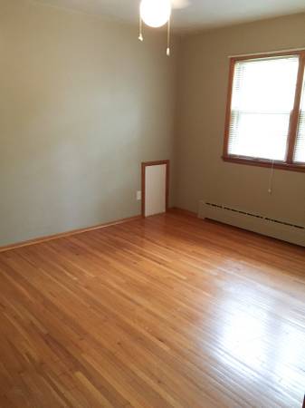 Hardwood*Charming**Downtown*Heat Paid*Avail NOW