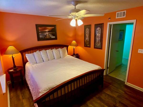 3 BEDROOM 2 BATH~ SLEEPS 10~VACATION RENTAL