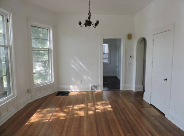 4bdr/2Ba + Attic For Rent