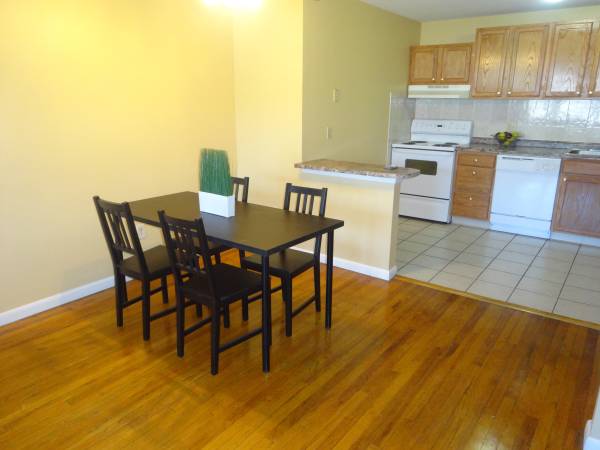 2 Bedroom Apartment $1254 Heat and Hot Water New London, CT