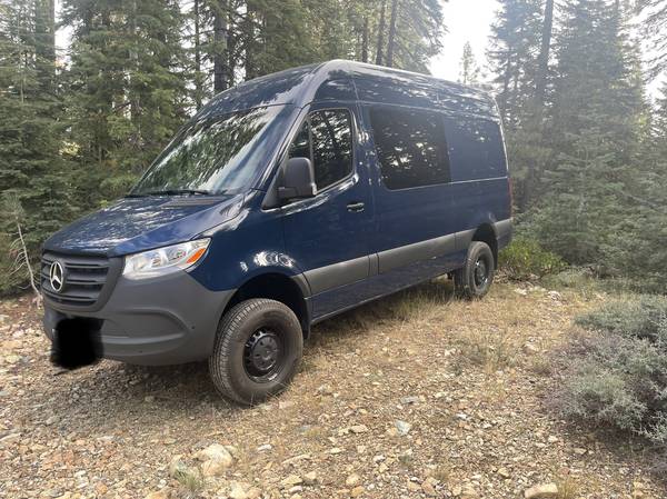 2022 4×4 Sprinter Crew Van 144