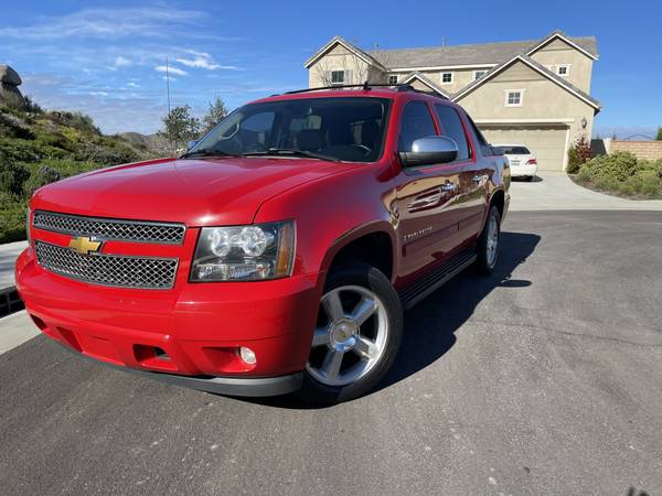 2008 Chevy Avalanche LTZ Fully Loaded 5.3 One Owner