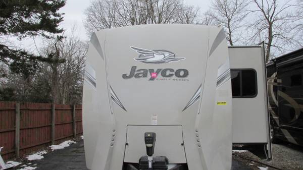 2018 JAYCO EAGLE MODEL # 330RSTS 3 SLIDES 39.3 FT LONG THIS JAYCO HAS