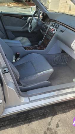 2001 Mercedes Benz E320 for Sale