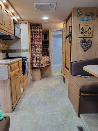 Rare 2007 26 foot Bigfoot Diesel all season motorhome