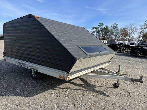 1997 Newman 101×10 Aluminum Tilt Deck 2 Place Snowmobile Trailer