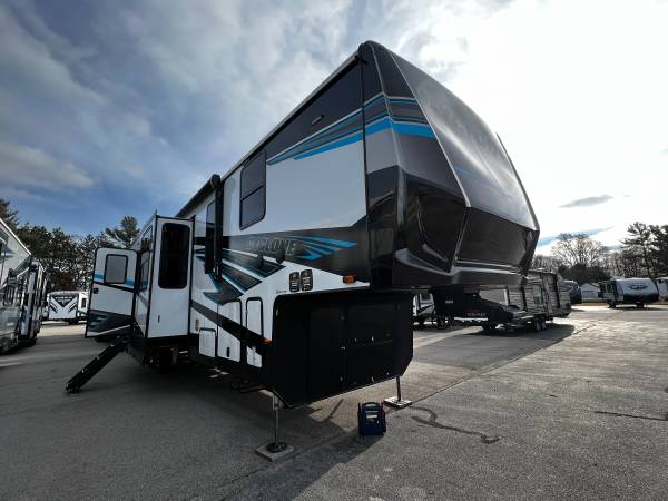 2023 Heartland Cyclone 4006 Toy Hauler RV 5th Wheel SAVE $20,000!