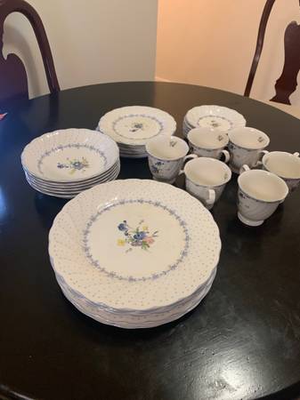 30 piece porcelain tableware