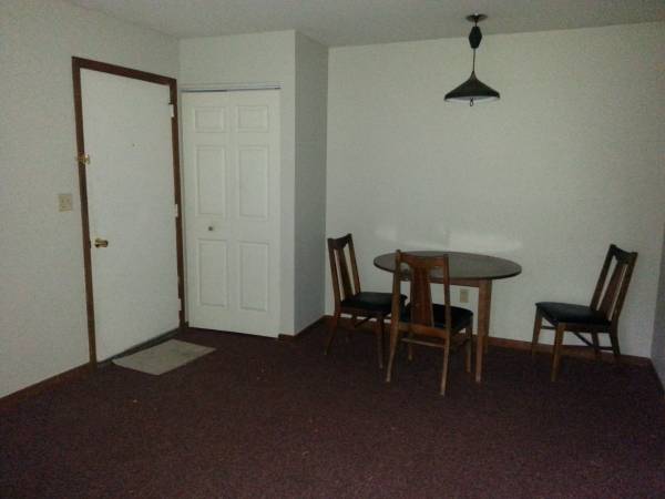 NO SMOKING Upstairs 1 person apartment