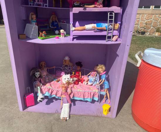 Barbie’s , ken, jojo siwa