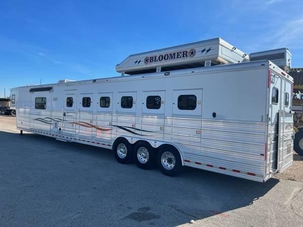 2007 Bloomer 6 Horse w/LQ