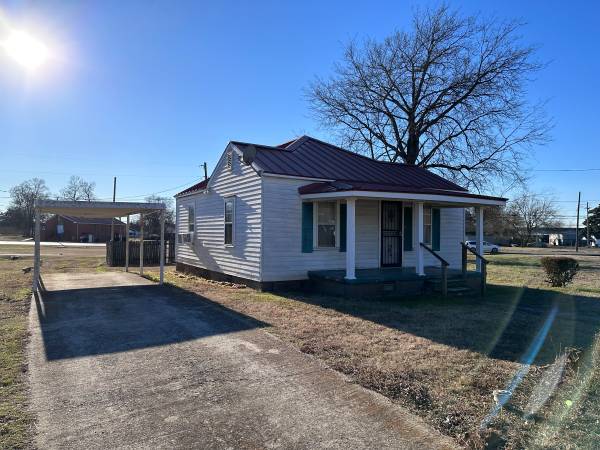 1213 E 20th Street ($675)