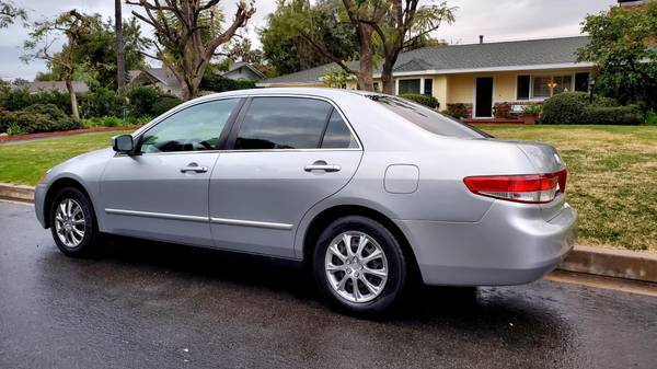 2004 Honda ACCORD 4cyln Gas Saver 32 MPG Low 165k Miles