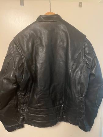 LEATHER MOTORCYCLE JACKET w/ quilted lining!