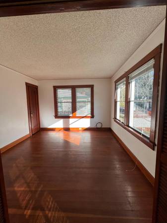 Gorgeous 2 Bedroom 1 Bath Home in Downtown Ukiah.