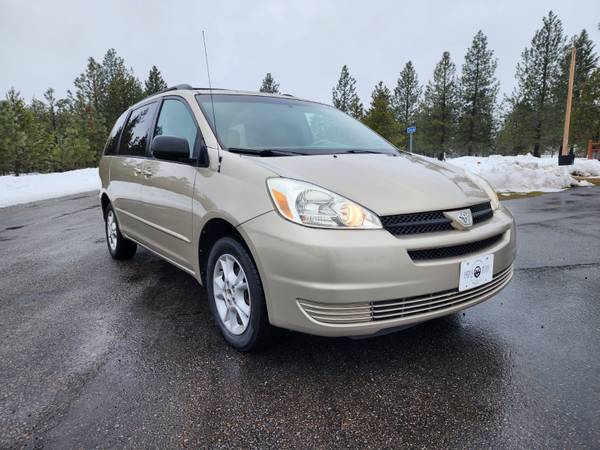 2005 Toyota Sienna AWD Leather and loaded only 160k miles