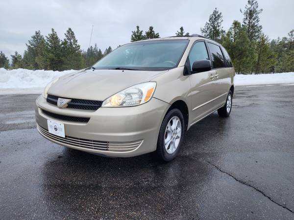 2005 Toyota Sienna AWD Leather and loaded only 160k miles