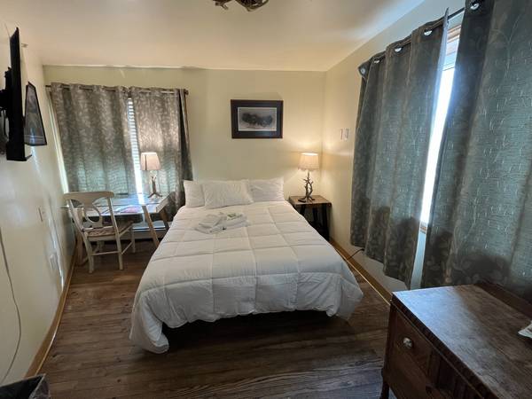 QUPQUGIAQ INN Weekly rates have returned. $50 off first week!