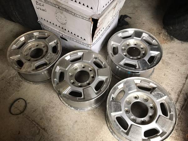 Chevy and GMC 2500/3500 wheels/tires