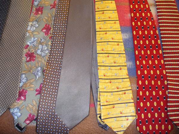 ????Men’s clothing, XL 17.5 x 35″ shirts, jackets silk ties, pants