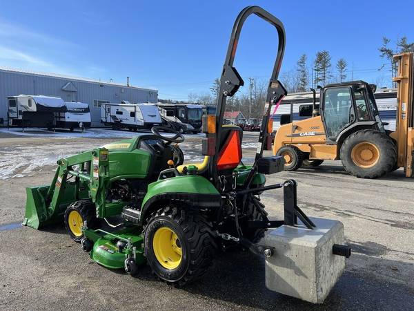 Pre-Owned 2017 John Deere 1023E Hydrostatic Tractor w/Loader & Mower