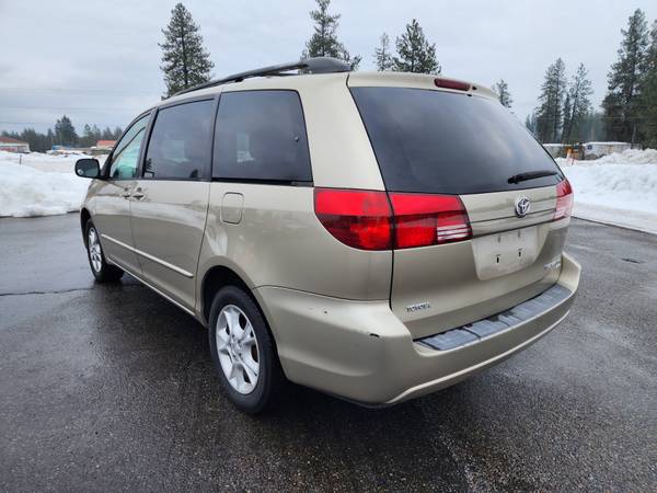 2005 Toyota Sienna AWD Leather and loaded only 160k miles