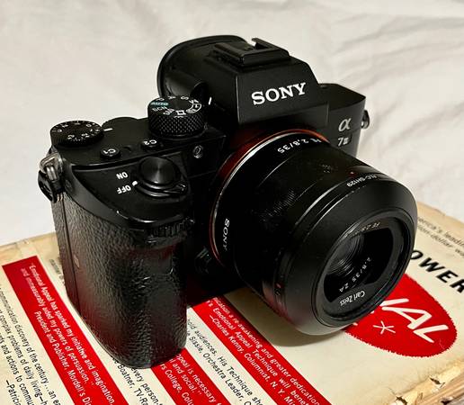 •• Sony Alpha A7III. Solid. 2 Batteries ••