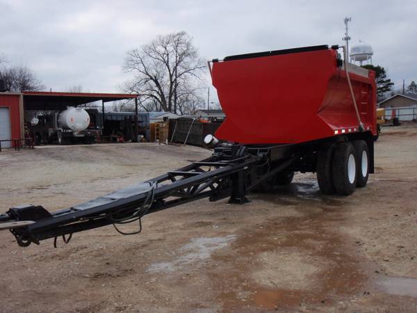 1985 Half Round Clements Pup Trailer