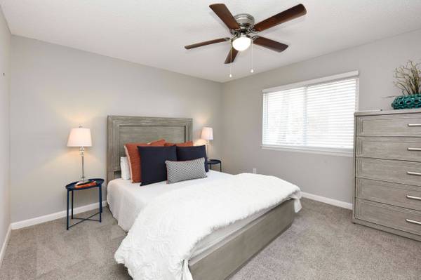 The Huntley- ONE MONTH’S FREE RENT IF MOVE-IN BEFORE JAN. 31ST!!