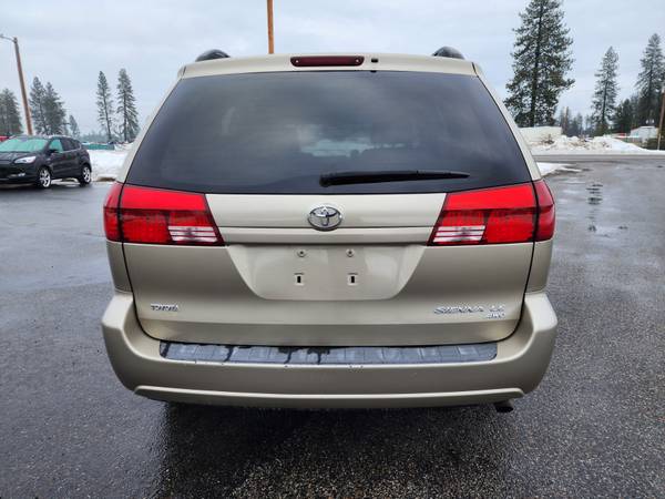 2005 Toyota Sienna AWD Leather and loaded only 160k miles