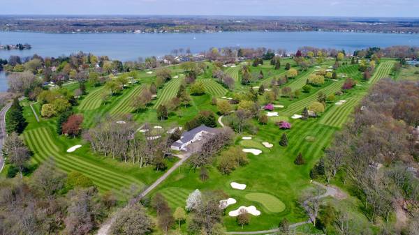 Grounds Crew – Gull Lake Country Club