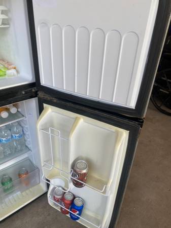 4.5 cu ft refrigerator with top freezer