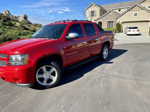 2008 Chevy Avalanche LTZ Fully Loaded 5.3 One Owner