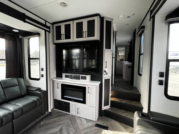 2023 Heartland Cyclone 4006 Toy Hauler RV 5th Wheel SAVE $20,000!